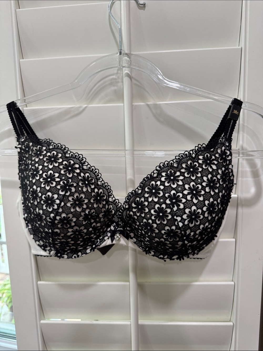 Victoria's Secret Black Floral Lace Push-Up Bra with White Base